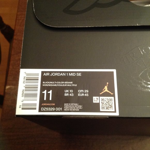 Air Jordan 1 Mid SE Men's Black/Sesame/Red Sneakers - USA Size:11 - New in Box - Picture 14 of 15